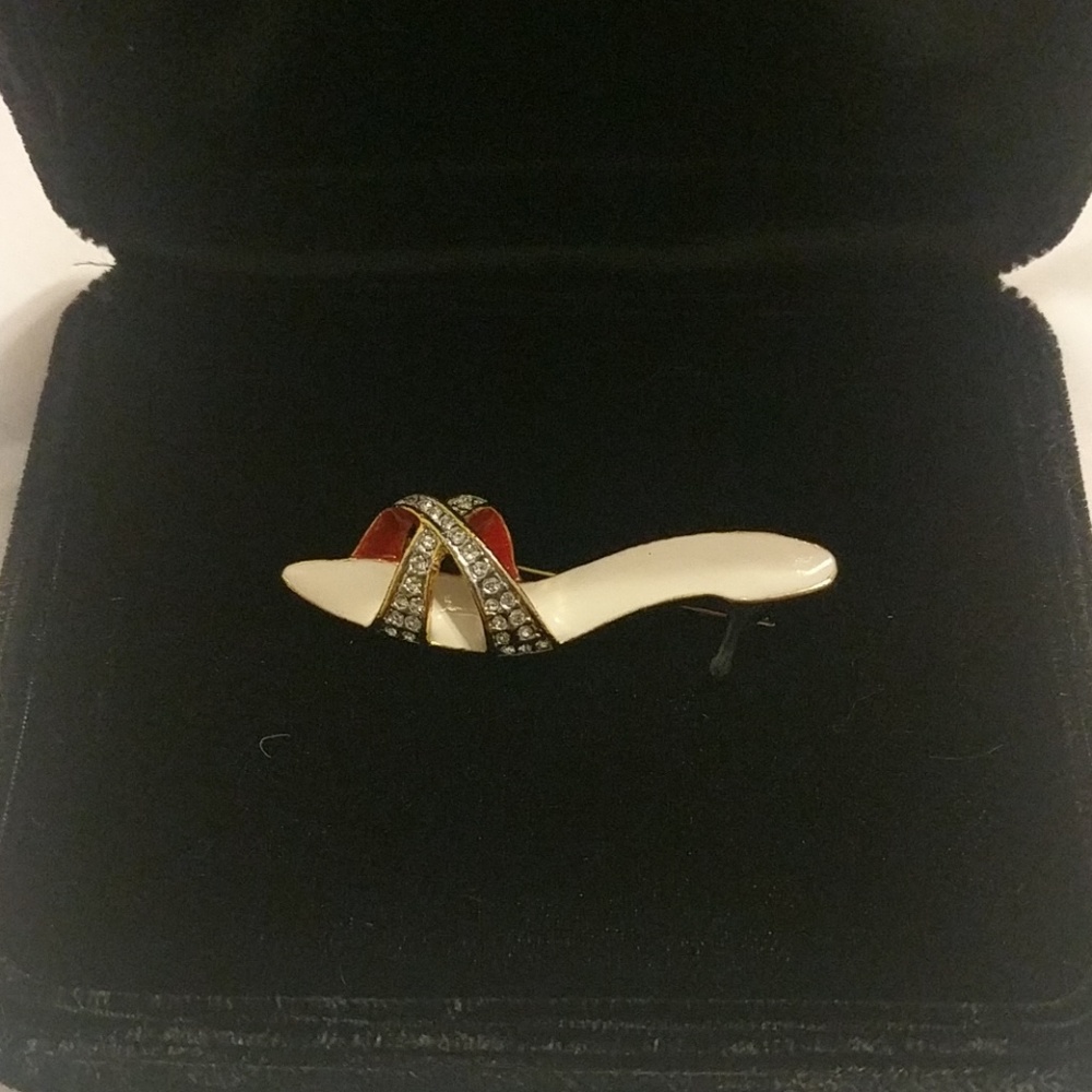 Shoe brooch pin